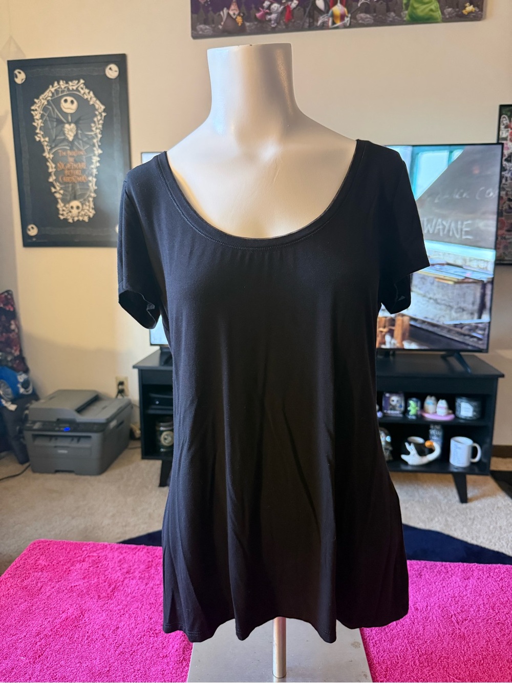 White House Black Market Black Scoop Neck Short Sleeve Tee - Flared Silhouette